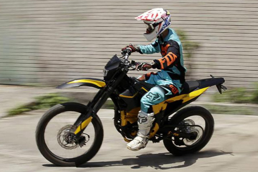 ERT Eray: fully-functional student built electric motorcycle